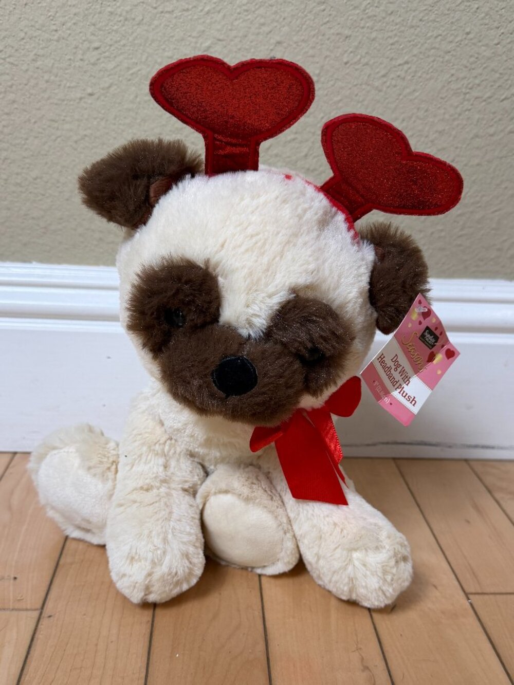 Signature Seasons Plush Stuffed Pug Dog Valentine's Day Heart Theme new NWT